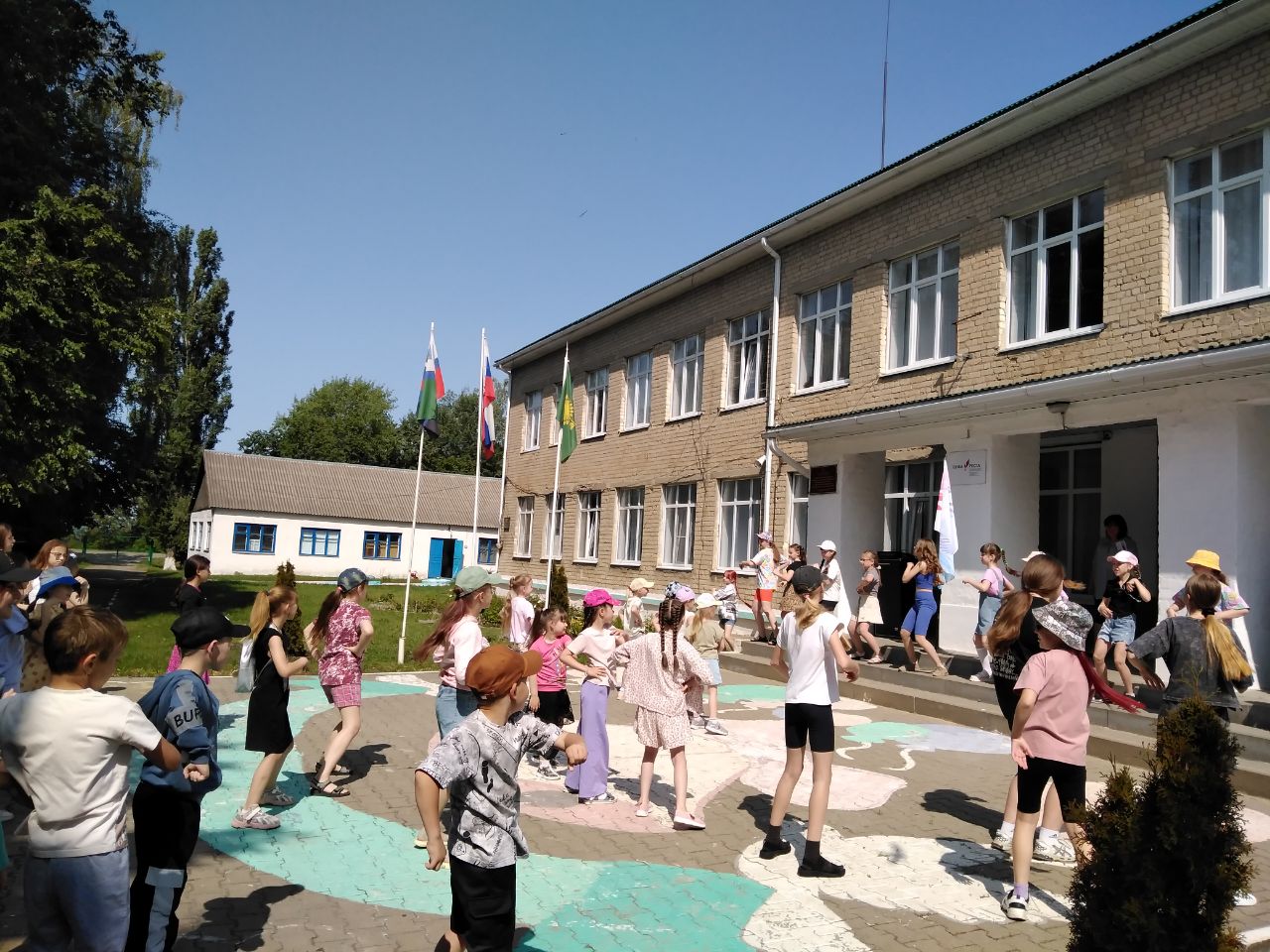 Школьный лагерь.